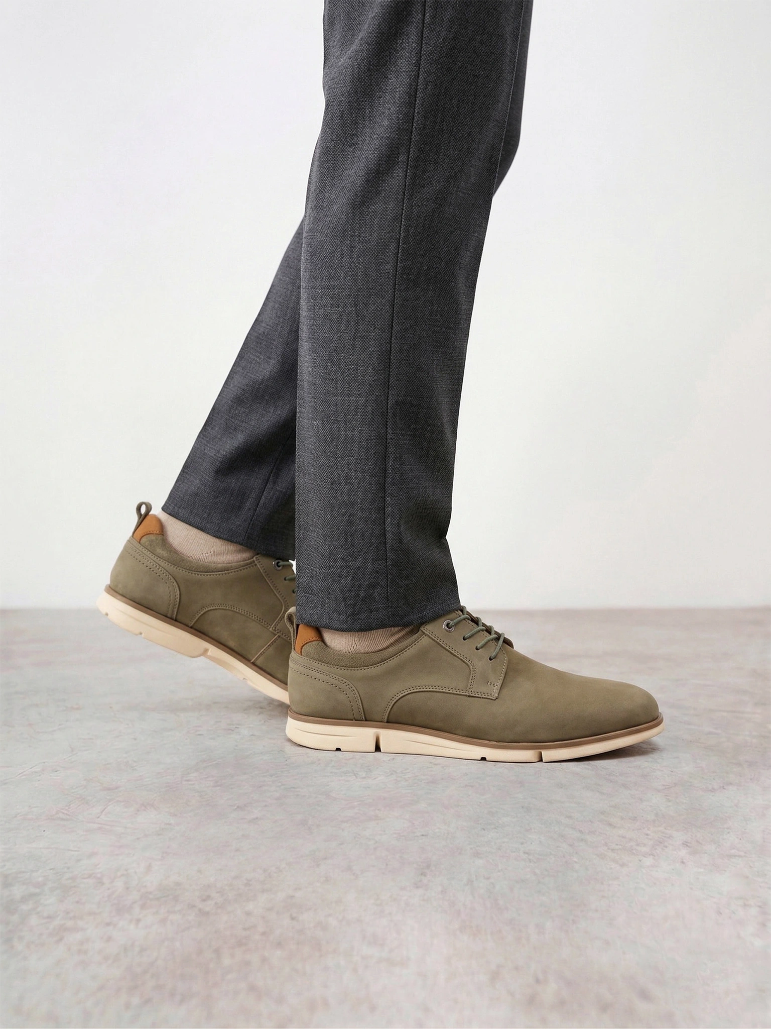 Туфли-дерби зеленого цвета со шнуровкой